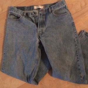 Men’s Levi jeans W36 L30 relaxed fit.